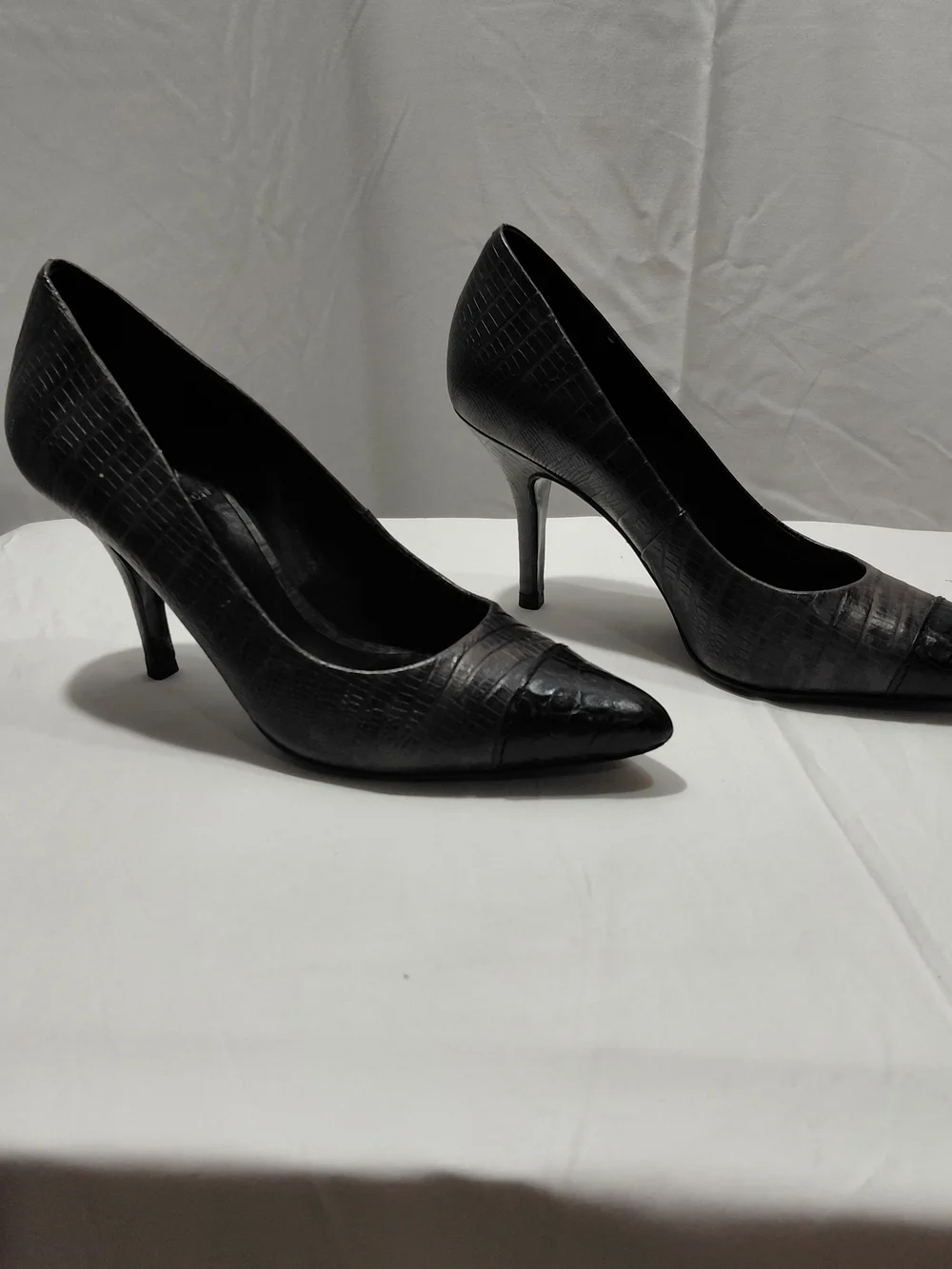 Tory Burch Gray Lyla Reptile Print Pump Black Cap Size 5M